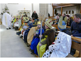 Aussendung der Sternsinger in Naumburg (Foto: Karl-Franz Thiede)